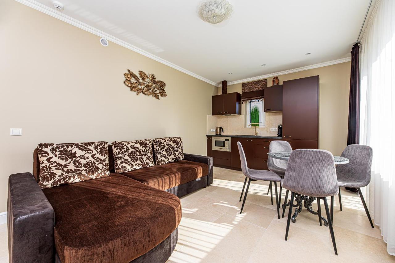 Sakura_Inn Паланга Екстериор снимка