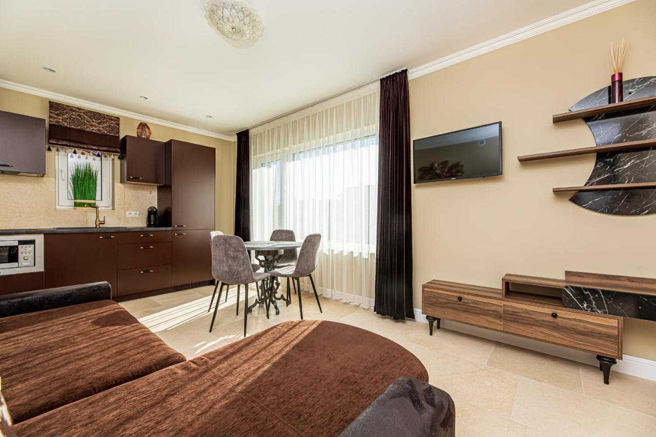 Sakura_Inn Паланга Екстериор снимка