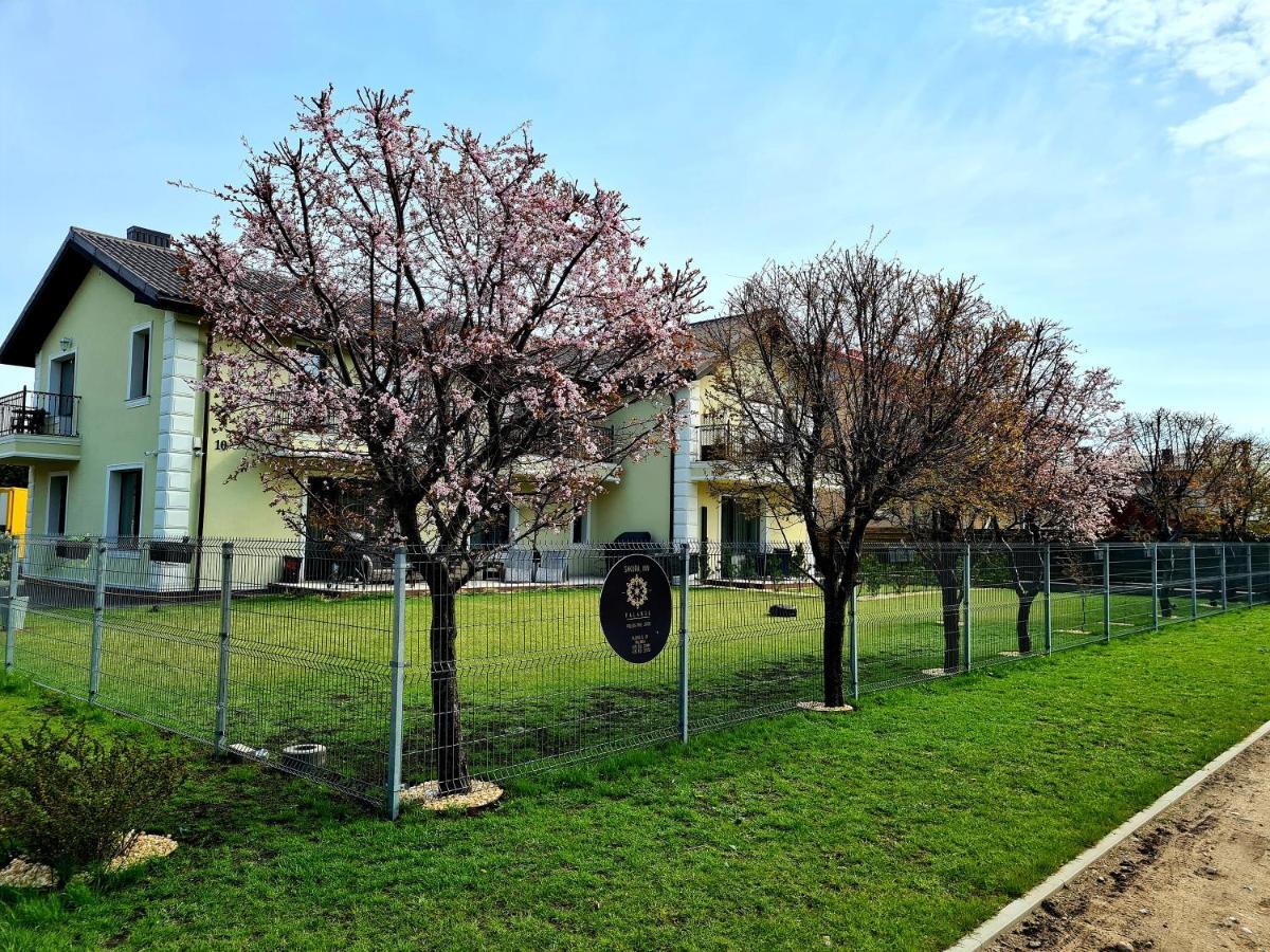 Sakura_Inn Паланга Екстериор снимка