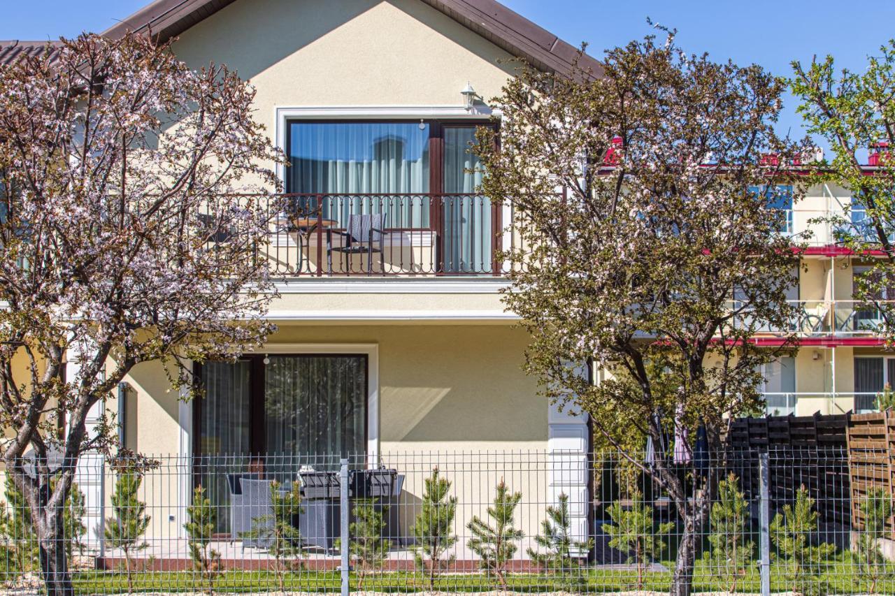 Sakura_Inn Паланга Екстериор снимка