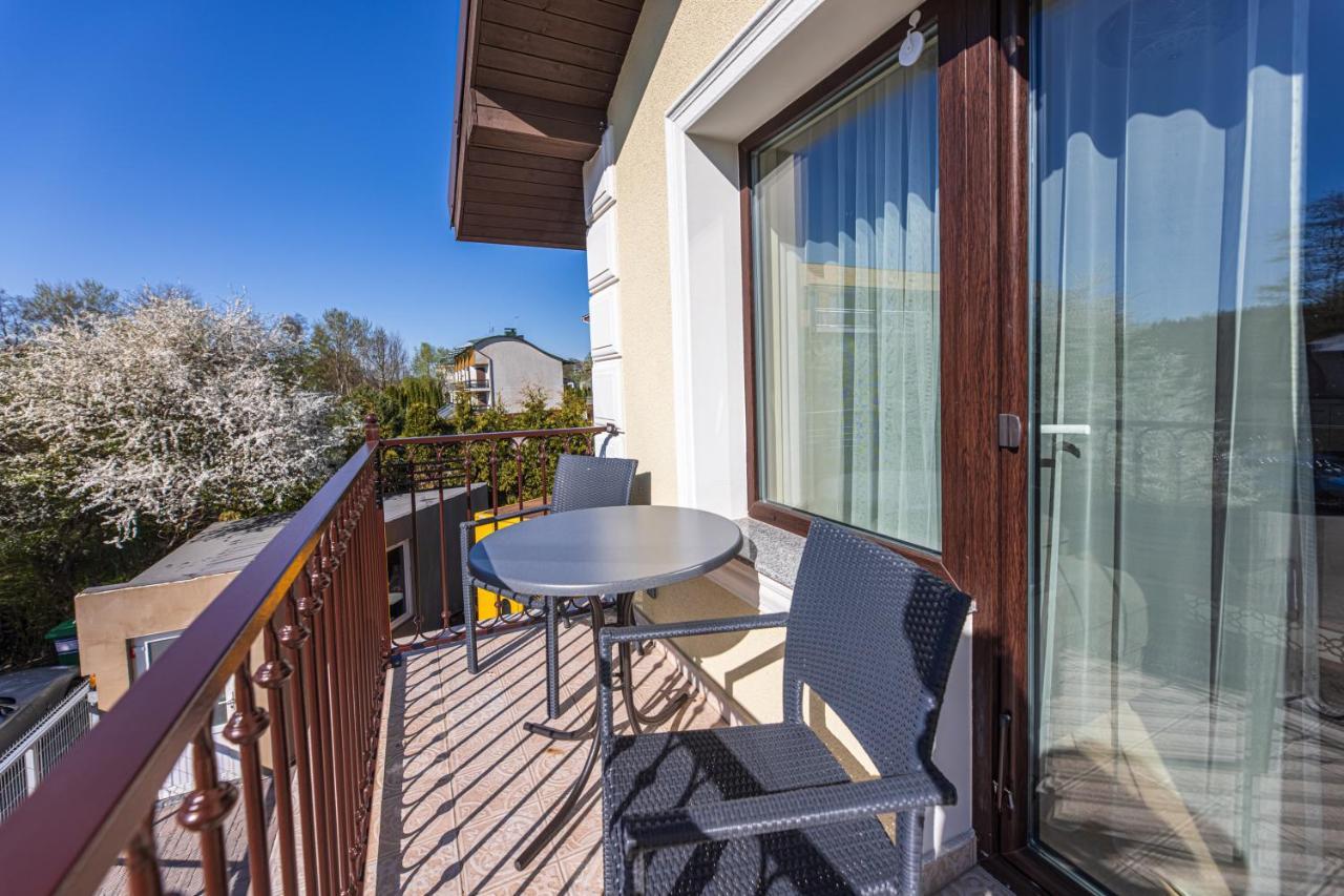 Sakura_Inn Паланга Екстериор снимка